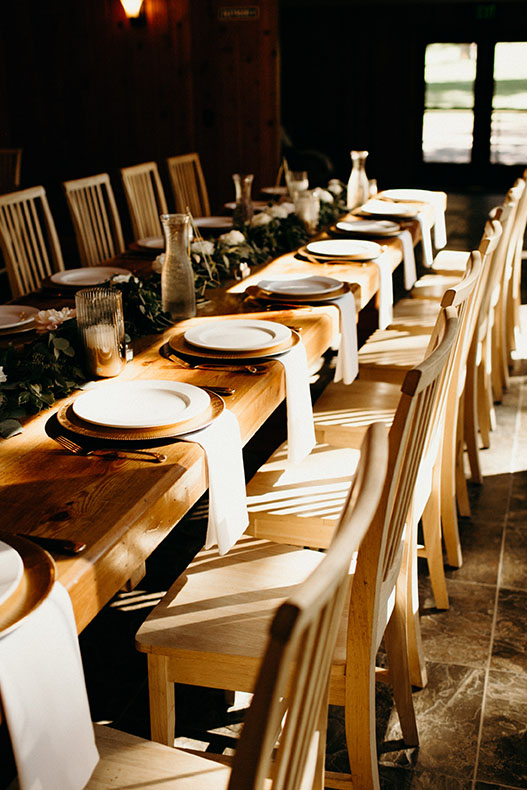 modern minimalist wedding table