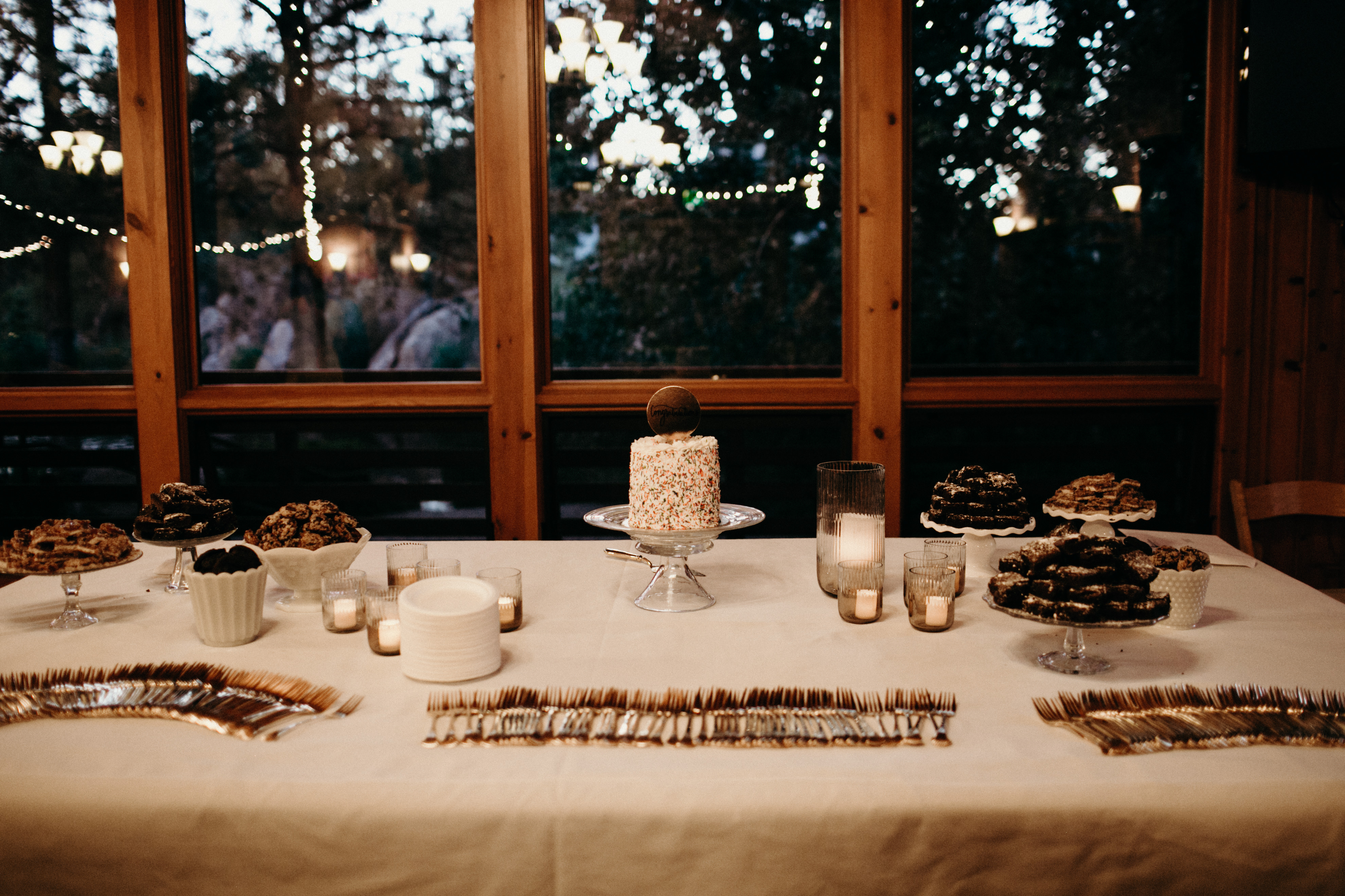 modern minimalist wedding dessert display