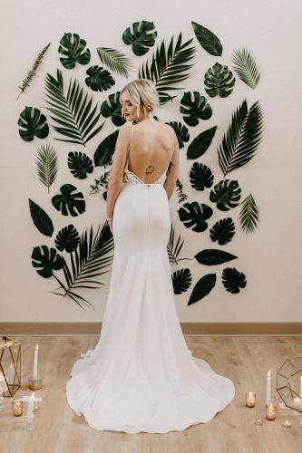 tropical leaf wall bride modern gown